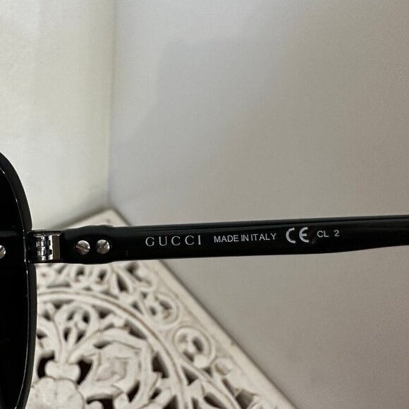 Gucci classic stripe temple black Sunglasses GG 3187
